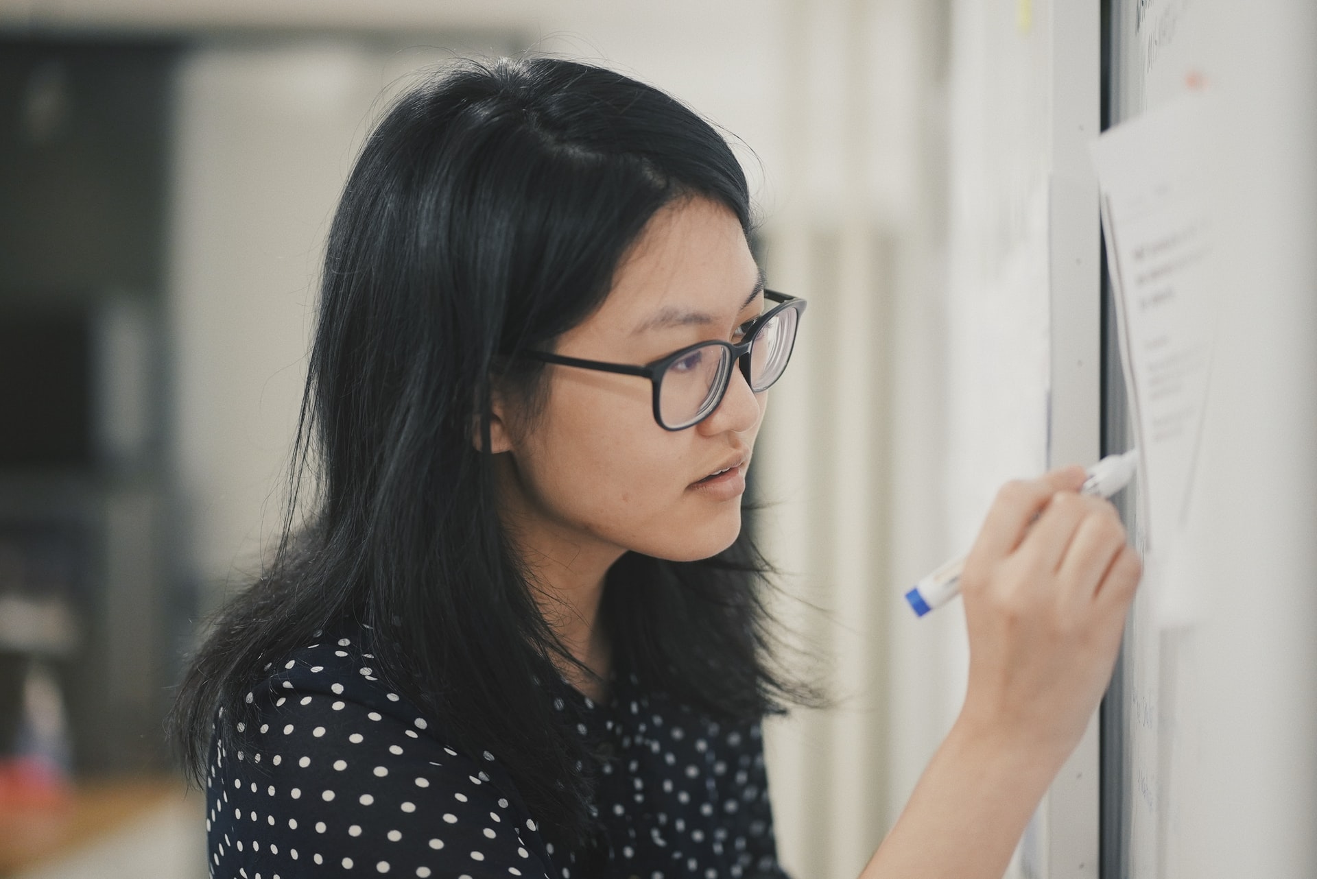 Turn Your Knowledge Into An Online Business